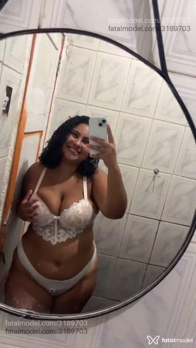 Acompanhante mulher morena (o) de olhos castanhos - Fernanda Acompanhante mulher morena (o) de olhos castanhos - Fernanda