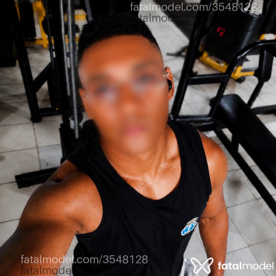 Acompanhante homem morena (o) de olhos pretos - Gutto Black