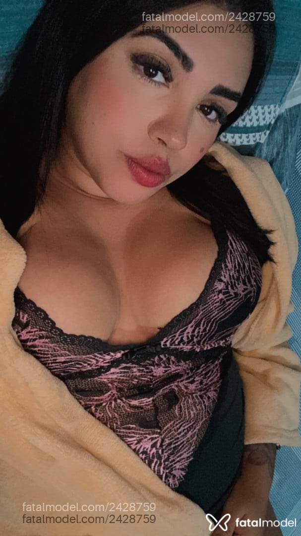 Acompanhante mulher com cabelo castanho de olhos castanhos - Raquel Britto