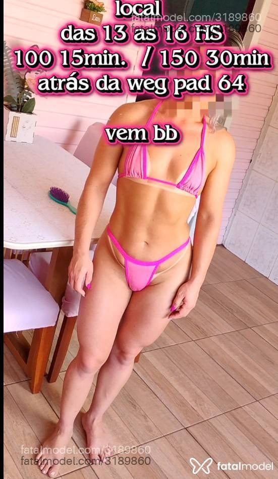 Acompanhante mulher loira (o) de olhos castanhos - Esmeralda