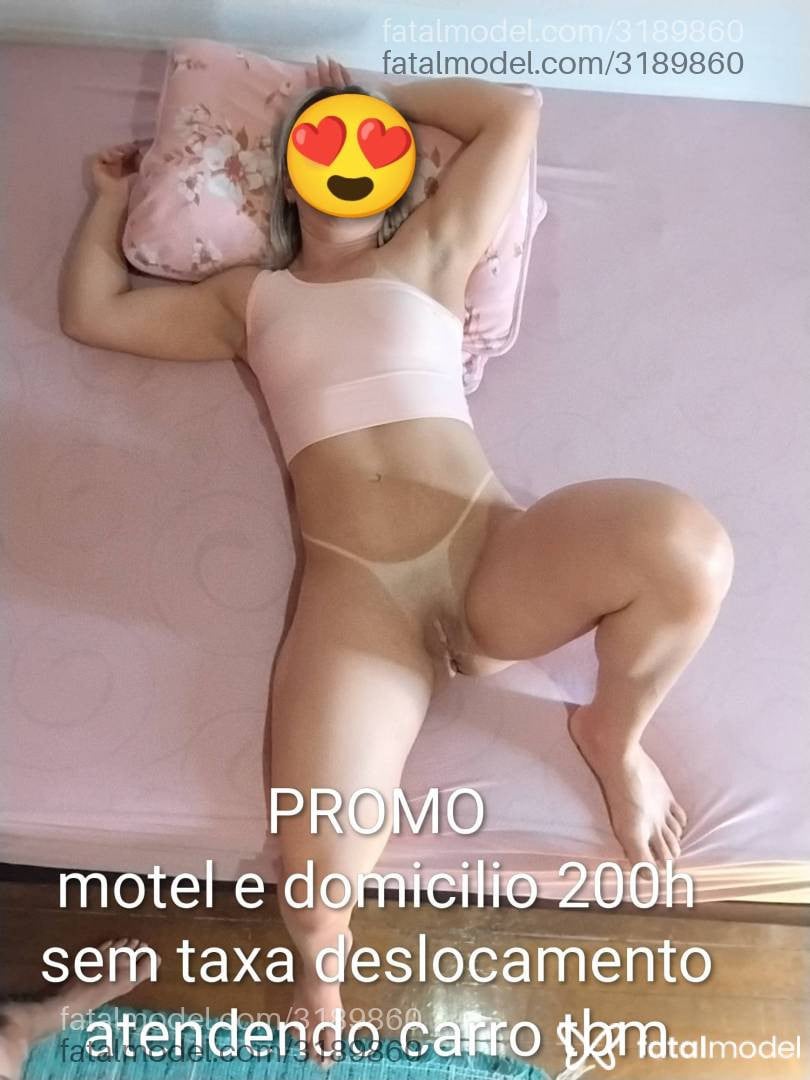 Acompanhante mulher loira (o) de olhos castanhos - Esmeralda