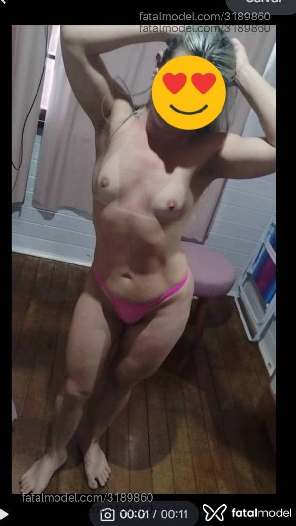 Acompanhante mulher loira (o) de olhos castanhos - Esmeralda