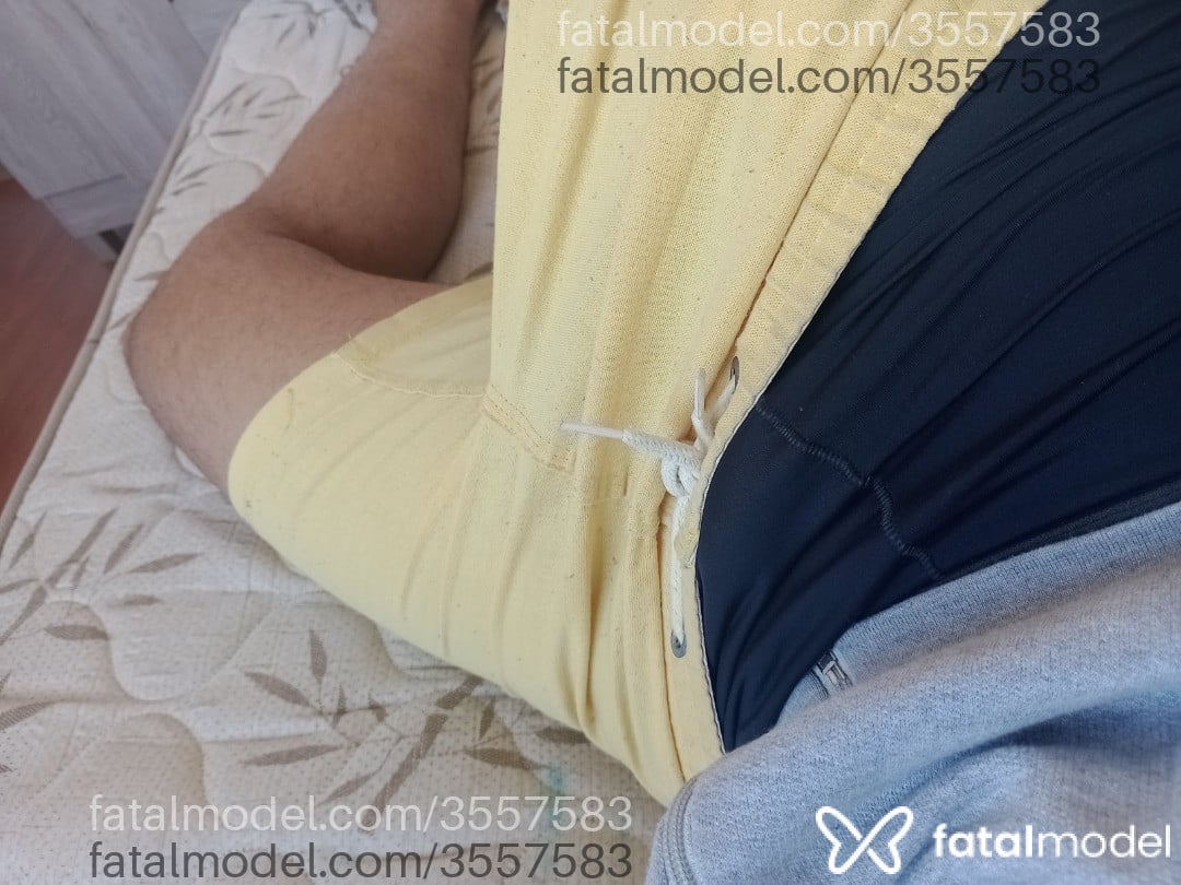 Acompanhante homem com cabelo castanho de olhos castanhos - Enock
