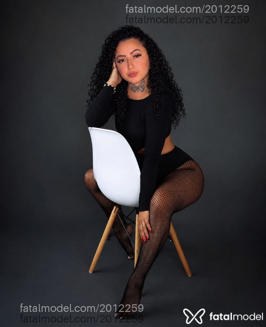 Acompanhante mulher morena (o) de olhos pretos - Luna Bellini
