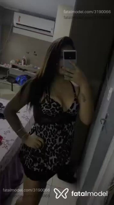 Acompanhante mulher morena (o) de olhos castanhos em Brasília Acompanhante mulher morena (o) de olhos castanhos em Brasília - Beattriz