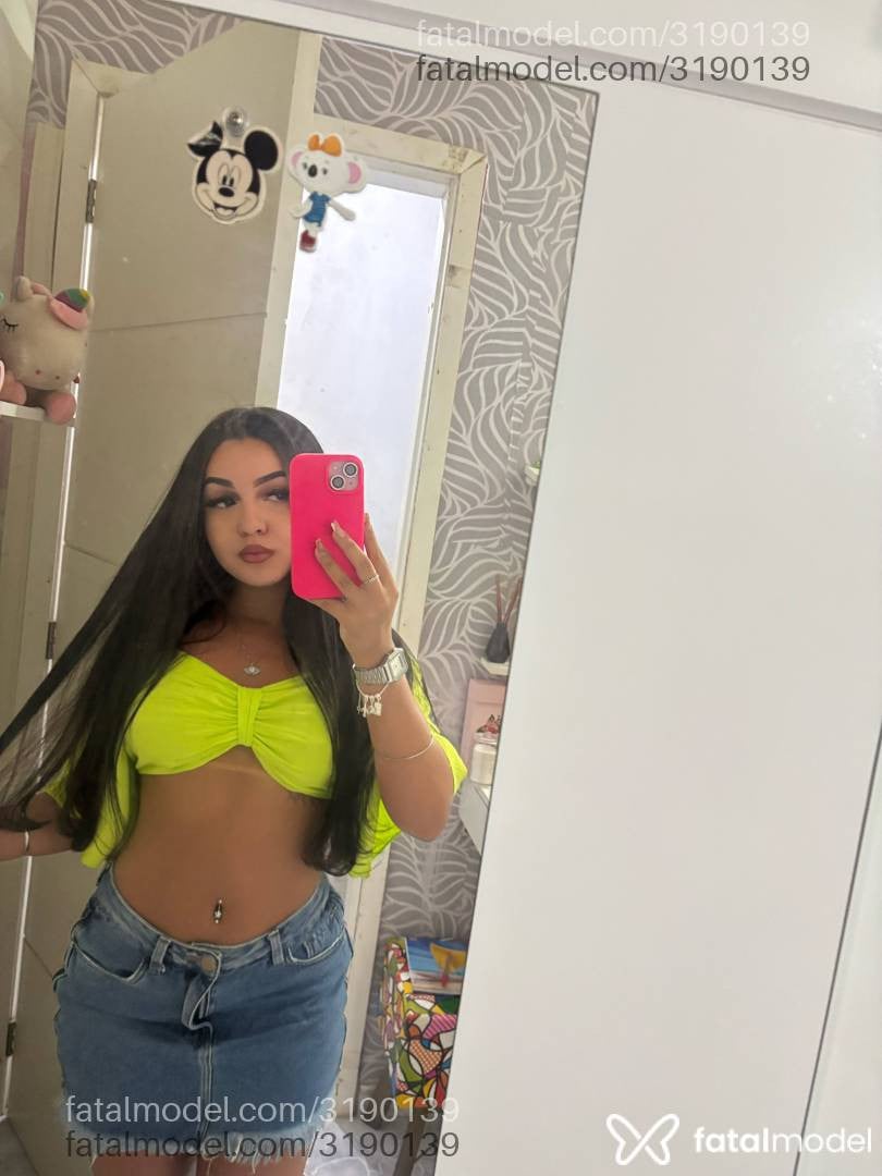 Acompanhante mulher com cabelo castanho de olhos castanhos em Rio de Janeiro Acompanhante mulher com cabelo castanho de olhos castanhos em Rio de Janeiro - Bianca Motta