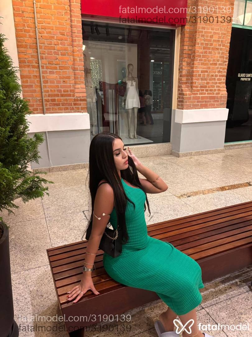 Acompanhante mulher com cabelo castanho de olhos castanhos em Rio de Janeiro Acompanhante mulher com cabelo castanho de olhos castanhos em Rio de Janeiro - Bianca Motta