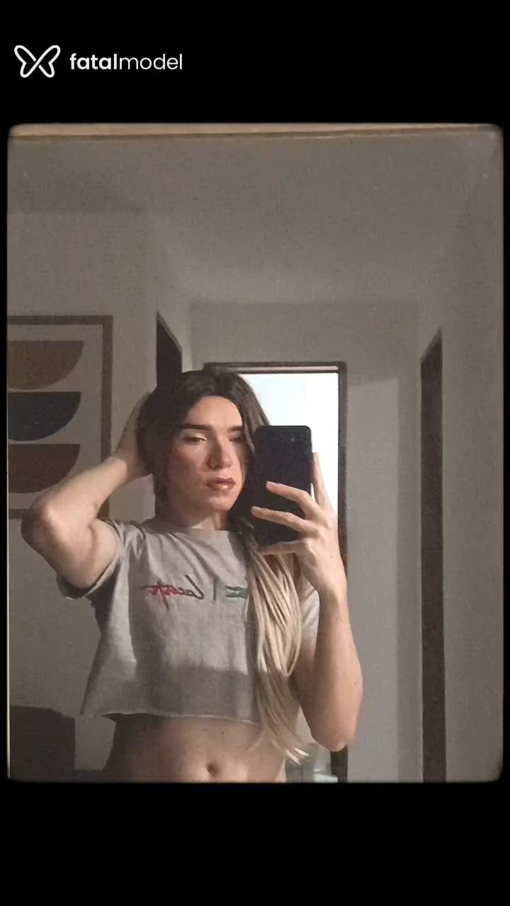 Acompanhante mulher trans loira (o) de olhos castanhos - Emilly Louise Acompanhante mulher trans loira (o) de olhos castanhos - Emilly Louise