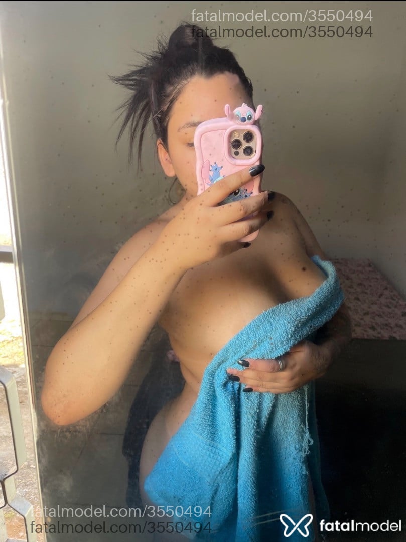 Acompanhante mulher morena (o) de olhos castanhos - Juliana Silva Acompanhante mulher morena (o) de olhos castanhos - Juliana Silva