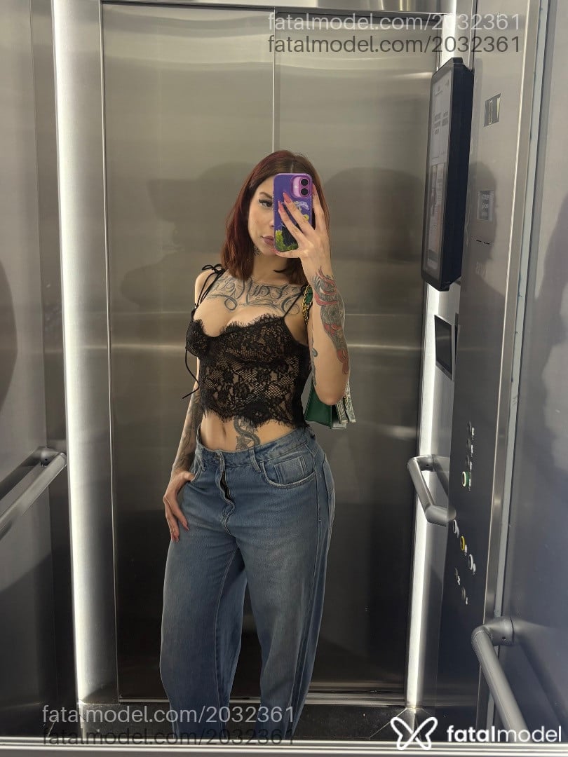 Acompanhante mulher com cabelo castanho de olhos castanhos - Luciana