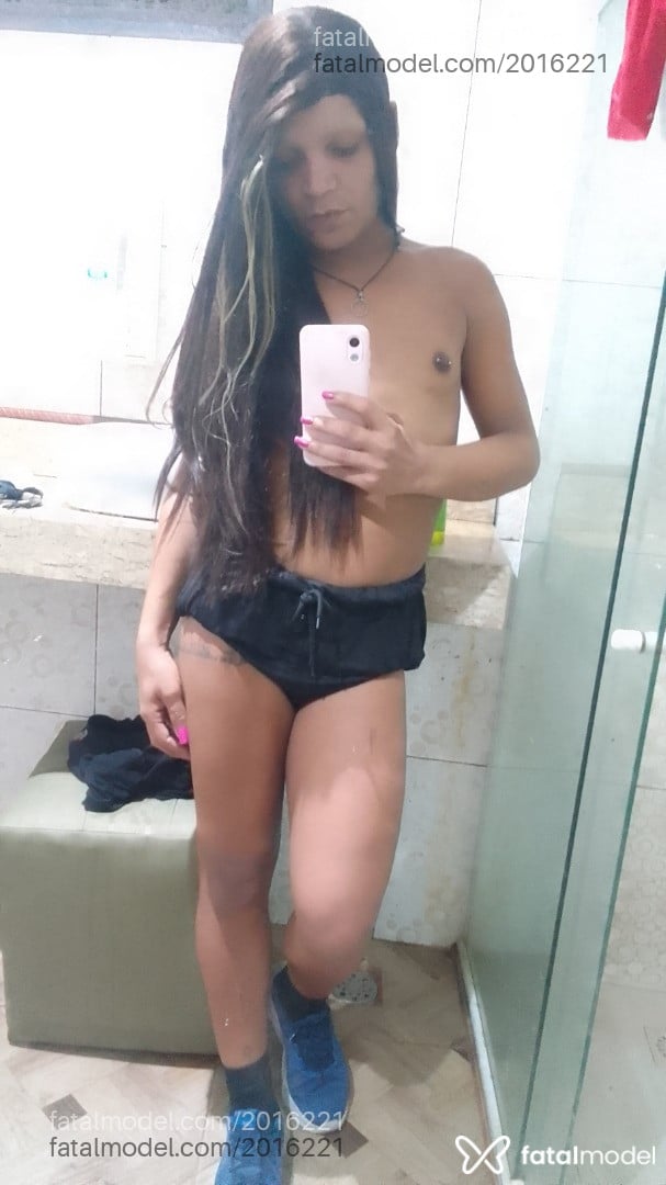 Acompanhante mulher trans morena (o) de olhos pretos - Anna Kelly