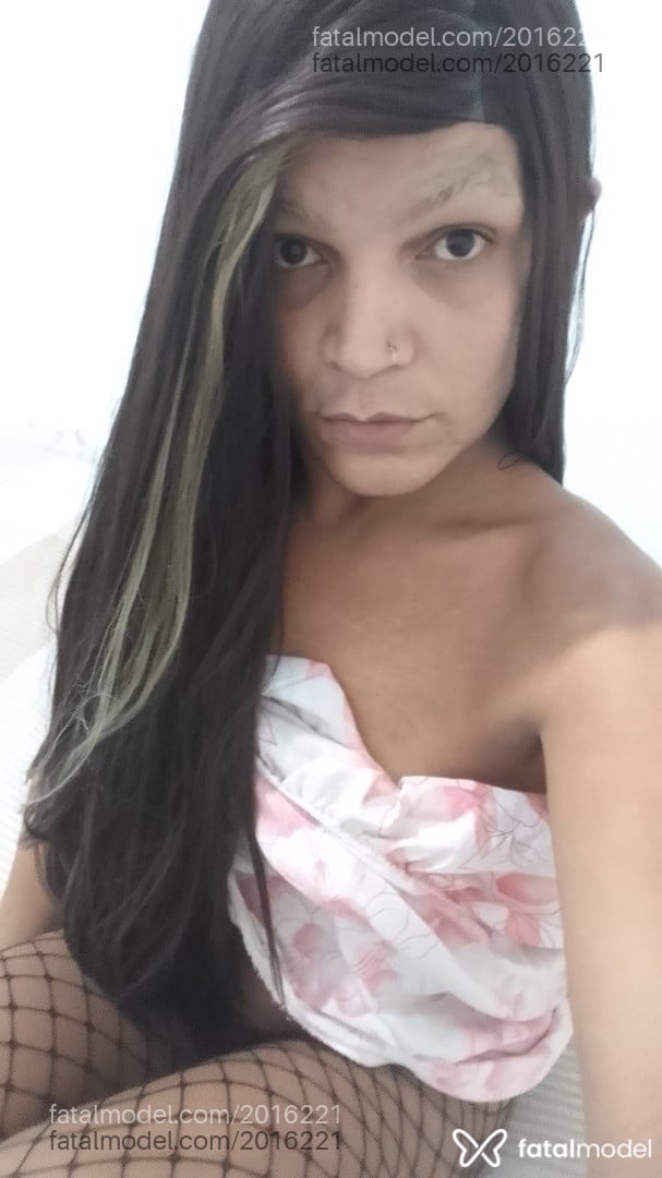 Acompanhante mulher trans morena (o) de olhos pretos - Anna Kelly