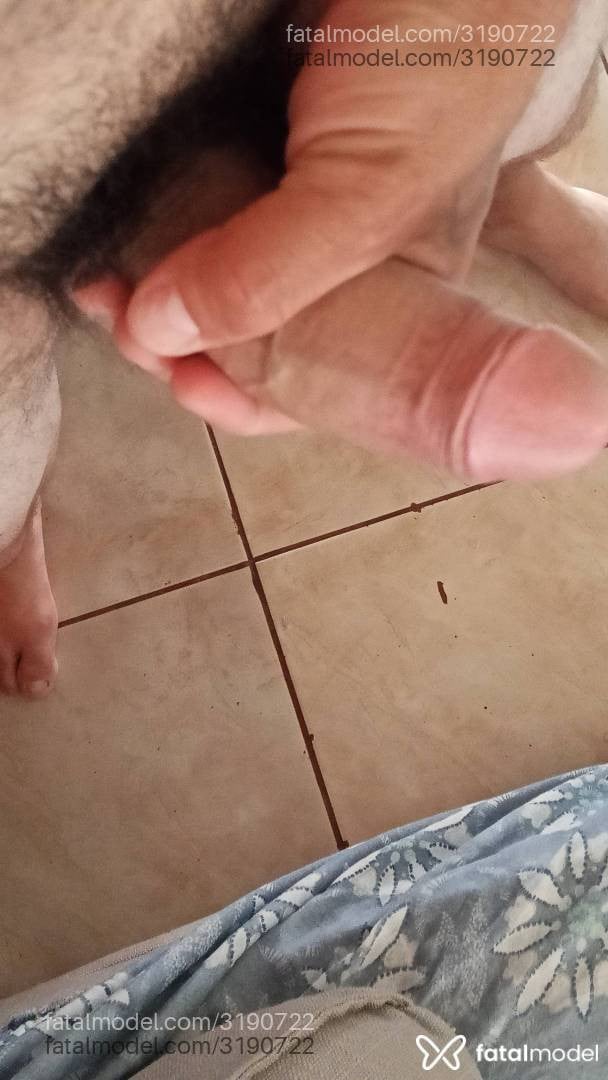 Acompanhante homem com cabelo castanho de olhos castanhos - Pietroboy Acompanhante homem com cabelo castanho de olhos castanhos - Pietroboy
