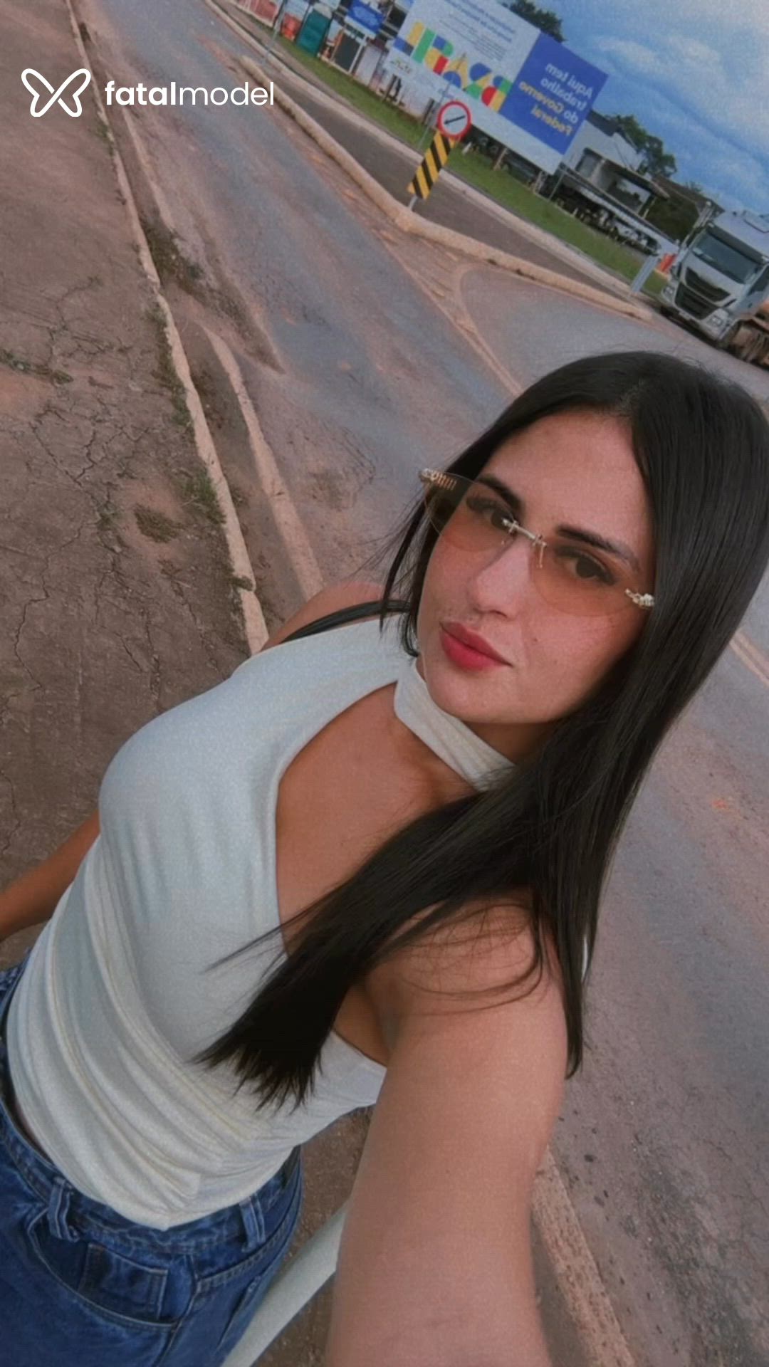 Acompanhante mulher com cabelo castanho de olhos castanhos - Laylla Mineirinh