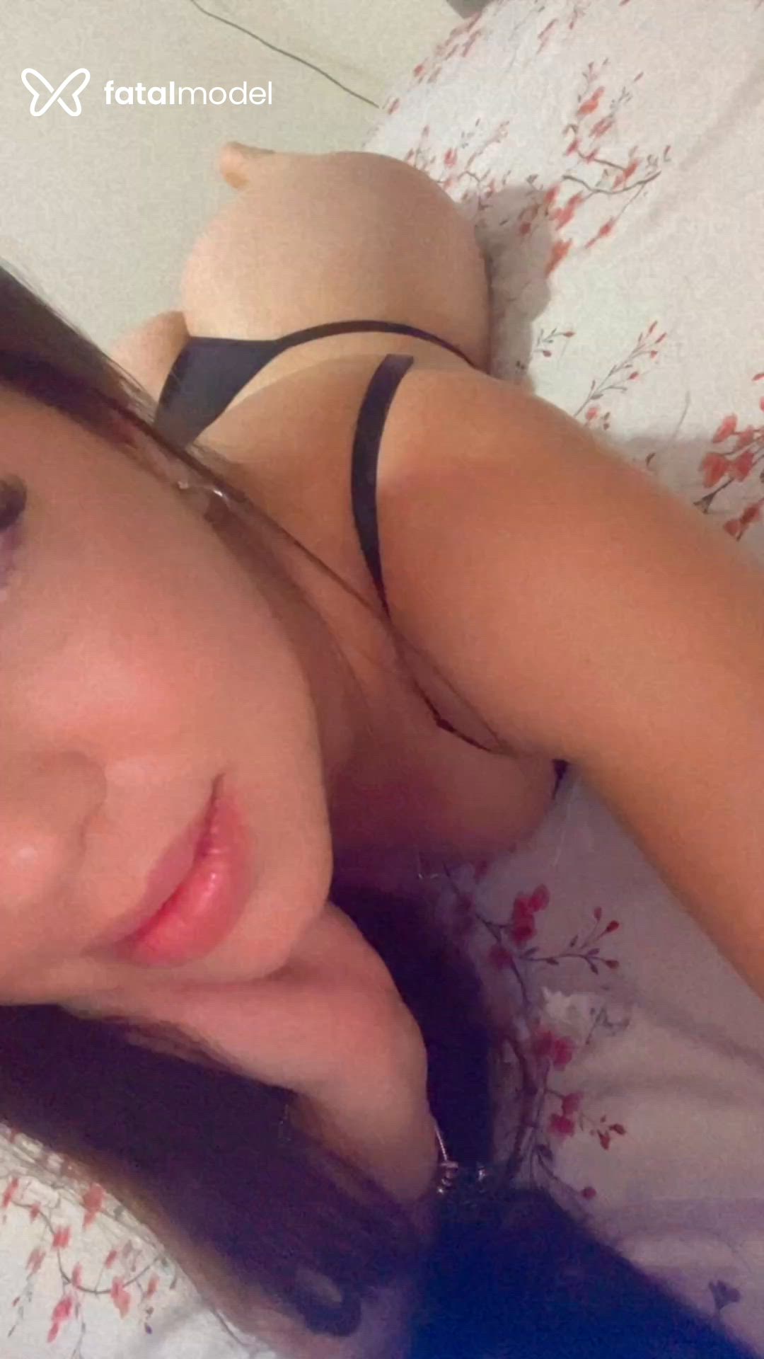 Acompanhante mulher com cabelo castanho de olhos castanhos em Balneário Camboriú Acompanhante mulher com cabelo castanho de olhos castanhos em Balneário Camboriú - Beatriz