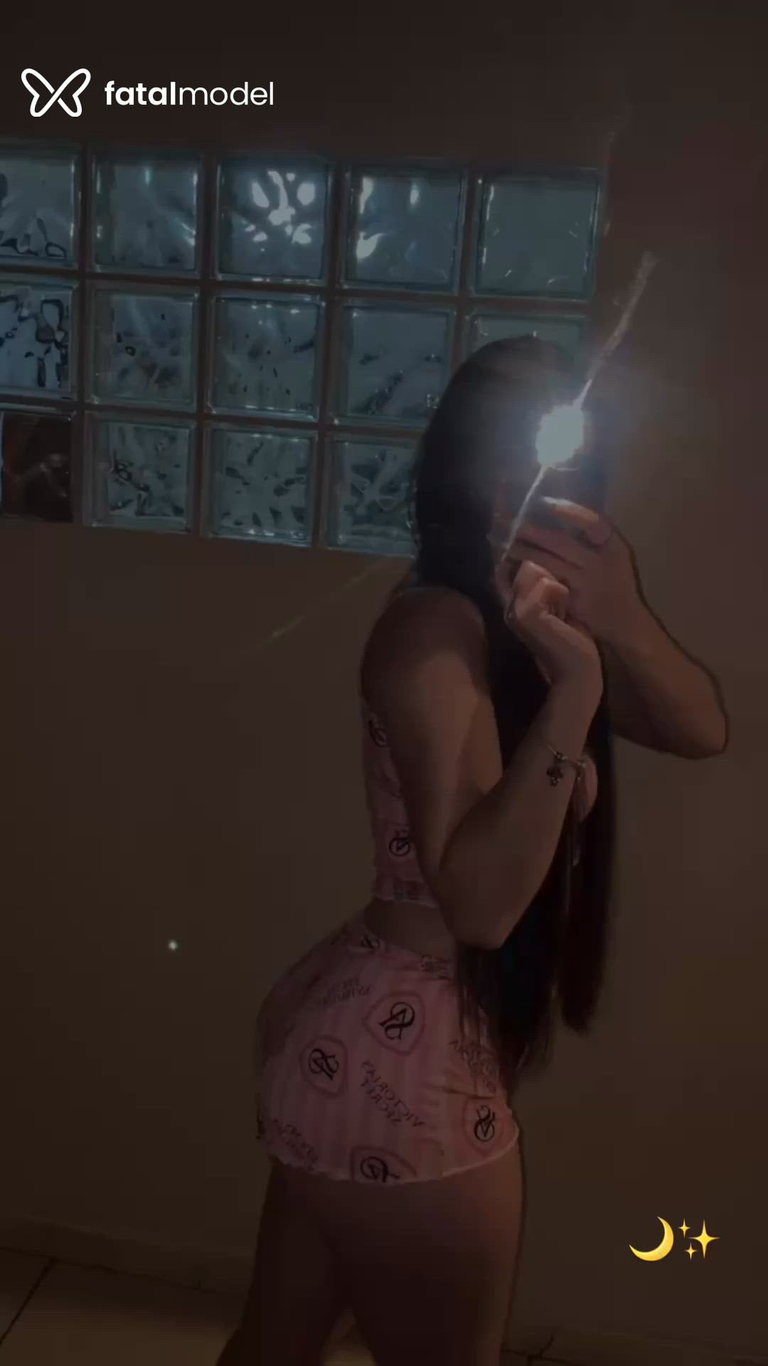 Acompanhante mulher com cabelo castanho de olhos castanhos em Balneário Camboriú Acompanhante mulher com cabelo castanho de olhos castanhos em Balneário Camboriú - Beatriz