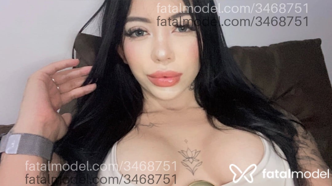 Acompanhante mulher morena (o) de olhos azuis - Ellena Vieira
