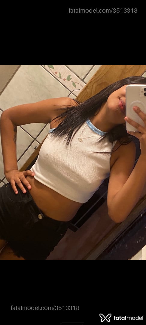 Acompanhante mulher morena (o) de olhos pretos - Evelyn Santos
