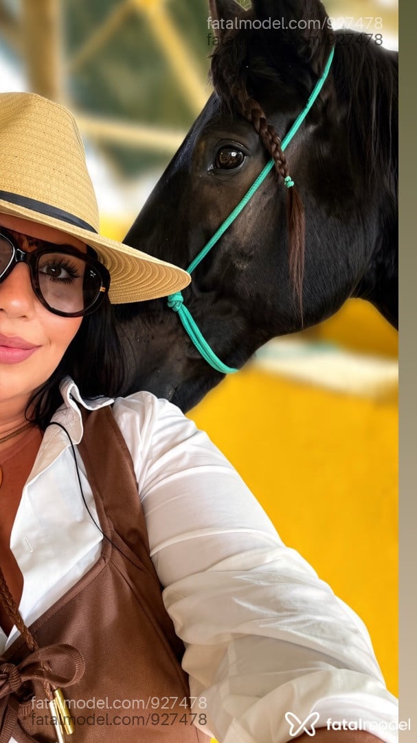 Acompanhante mulher morena (o) de olhos castanhos - Fernanda