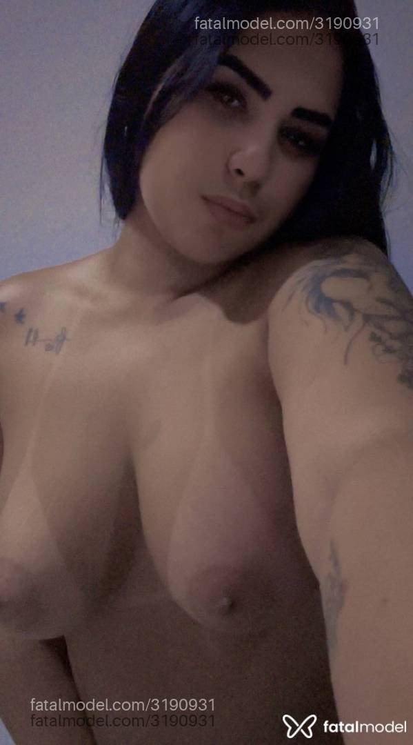Acompanhante mulher morena (o) de olhos castanhos - Leticia