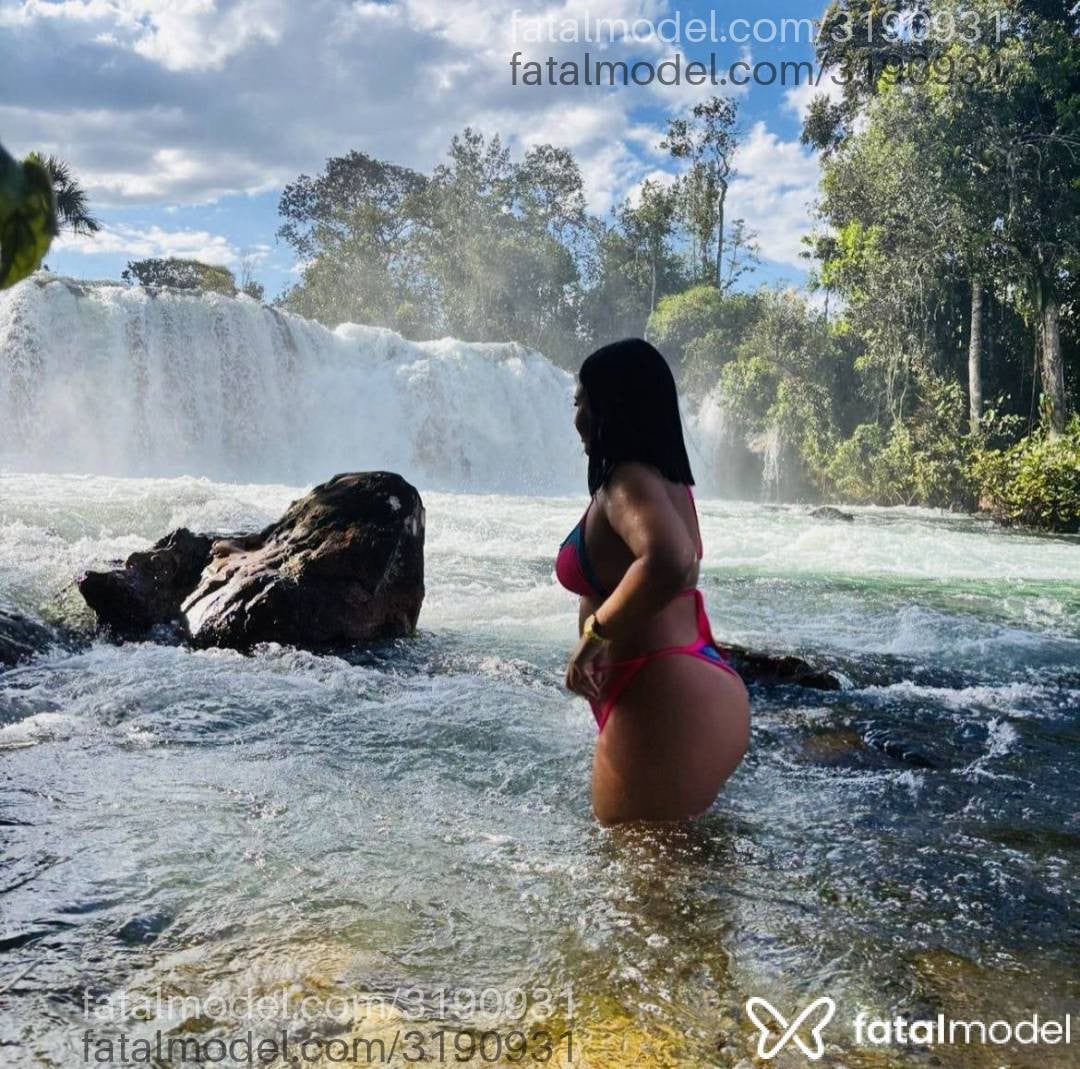 Acompanhante mulher morena (o) de olhos castanhos - Leticia