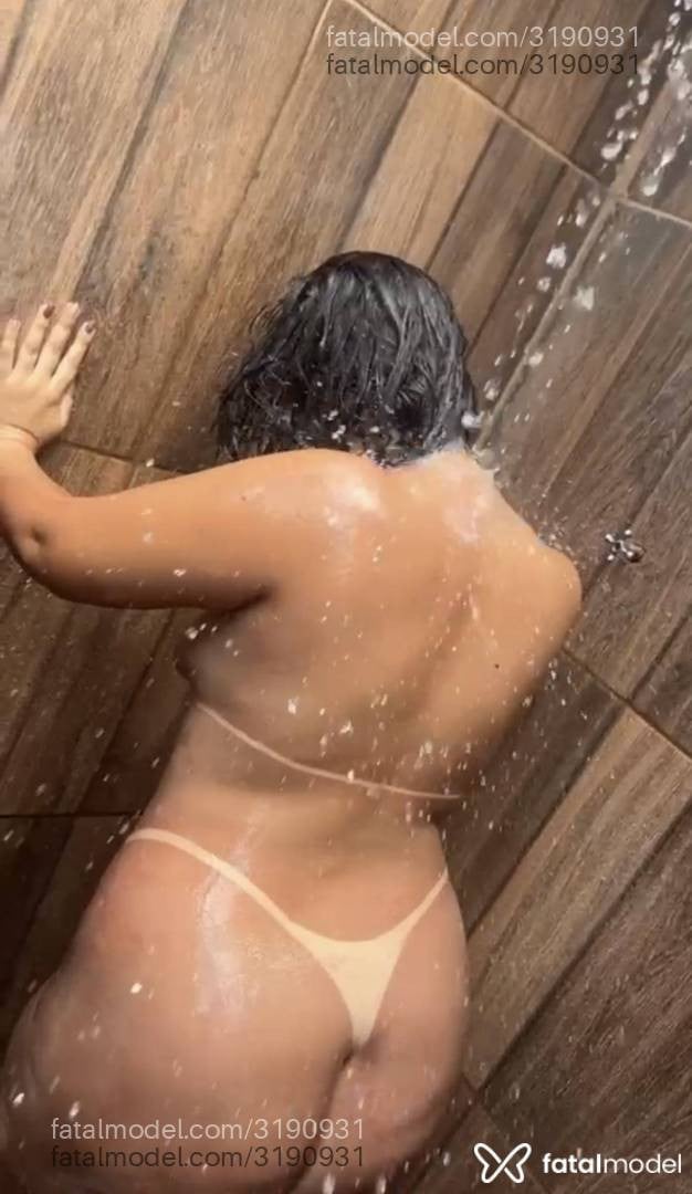 Acompanhante mulher morena (o) de olhos castanhos - Leticia