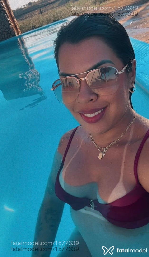 Acompanhante mulher morena (o) de olhos pretos - Carolina Manauara