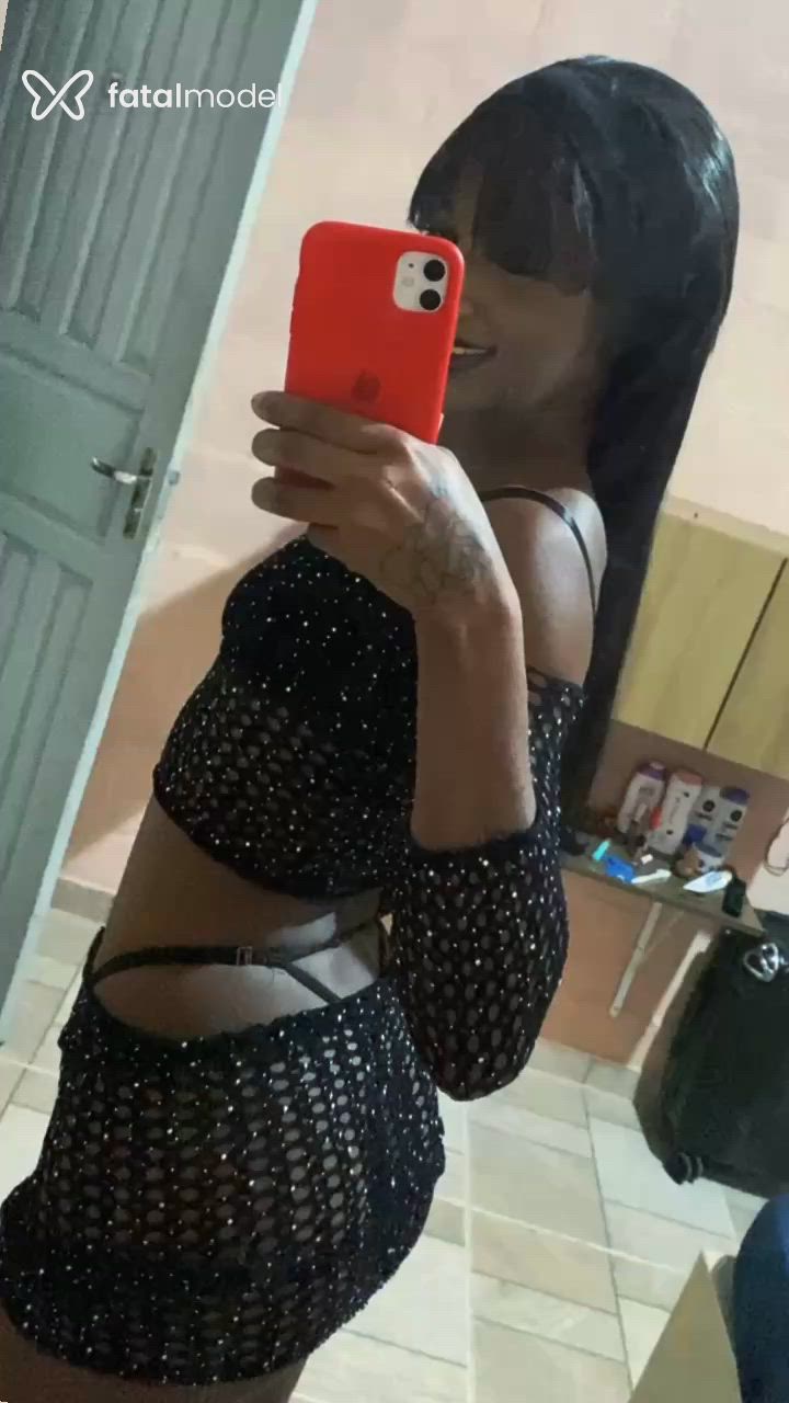 Acompanhante mulher morena (o) de olhos castanhos - Carlabonequinha