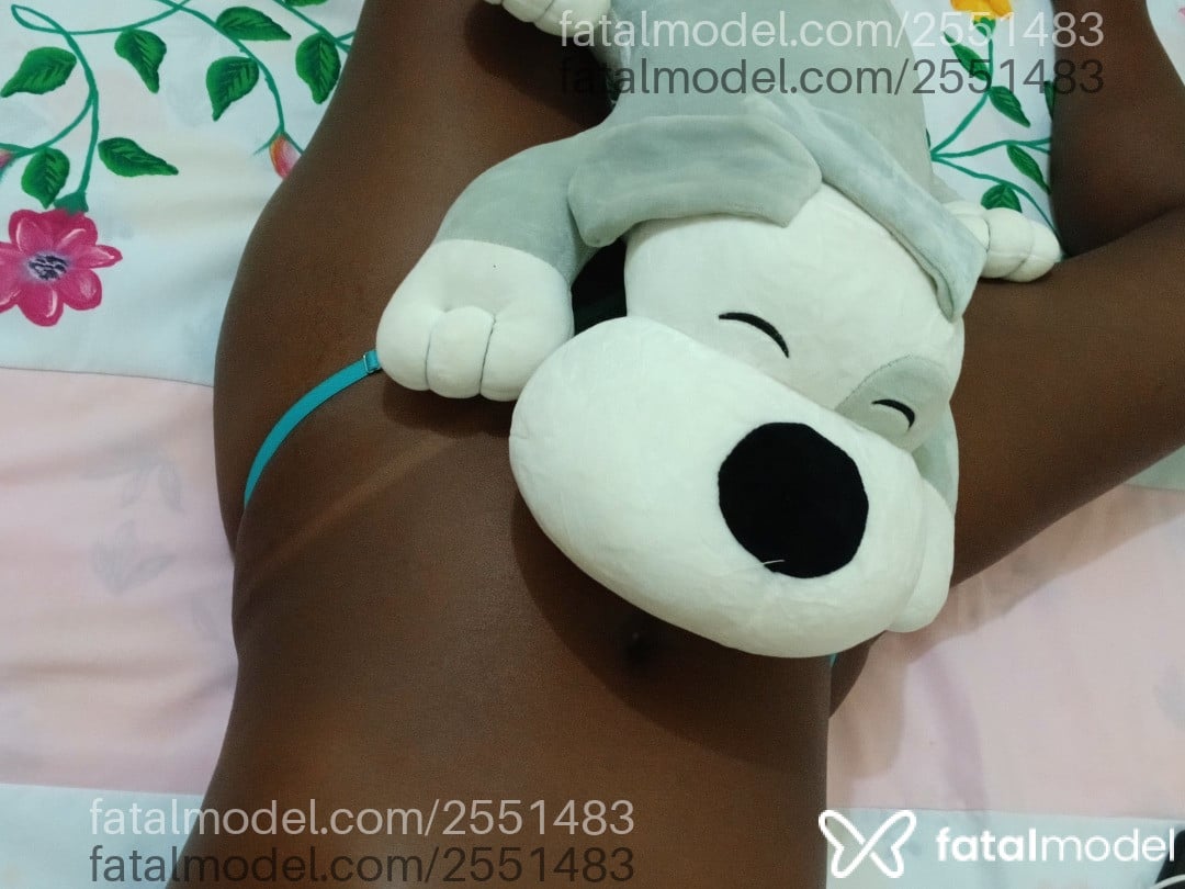 Acompanhante mulher morena (o) de olhos pretos - Paula
