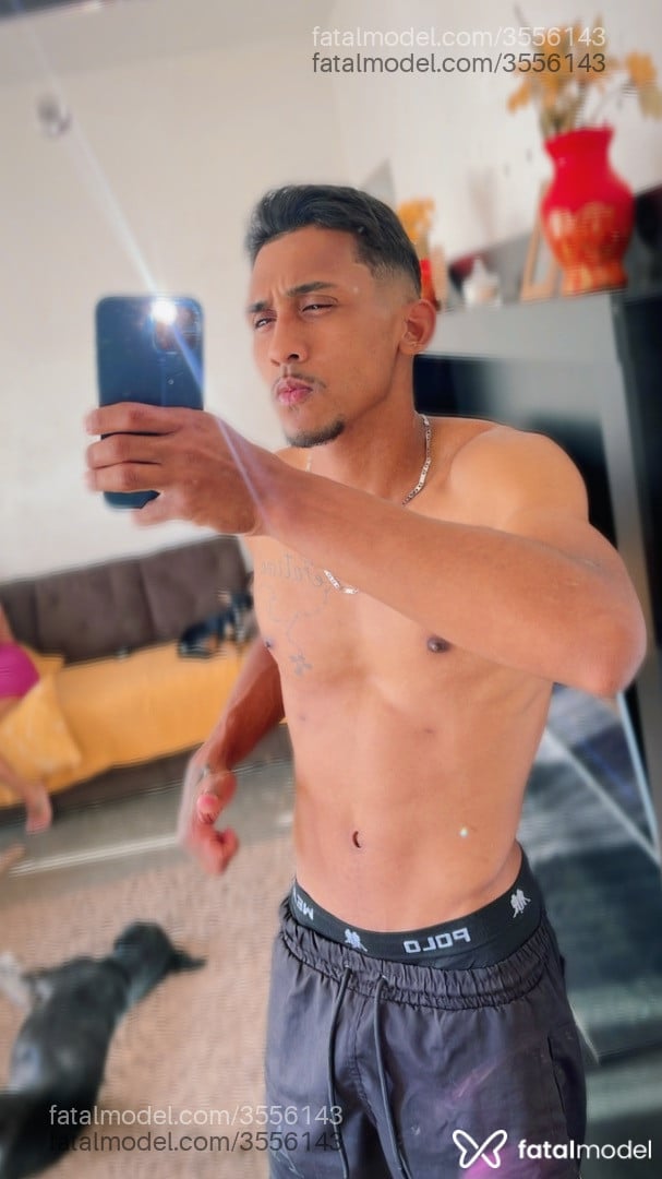 Acompanhante homem morena (o) de olhos castanhos - Bryan