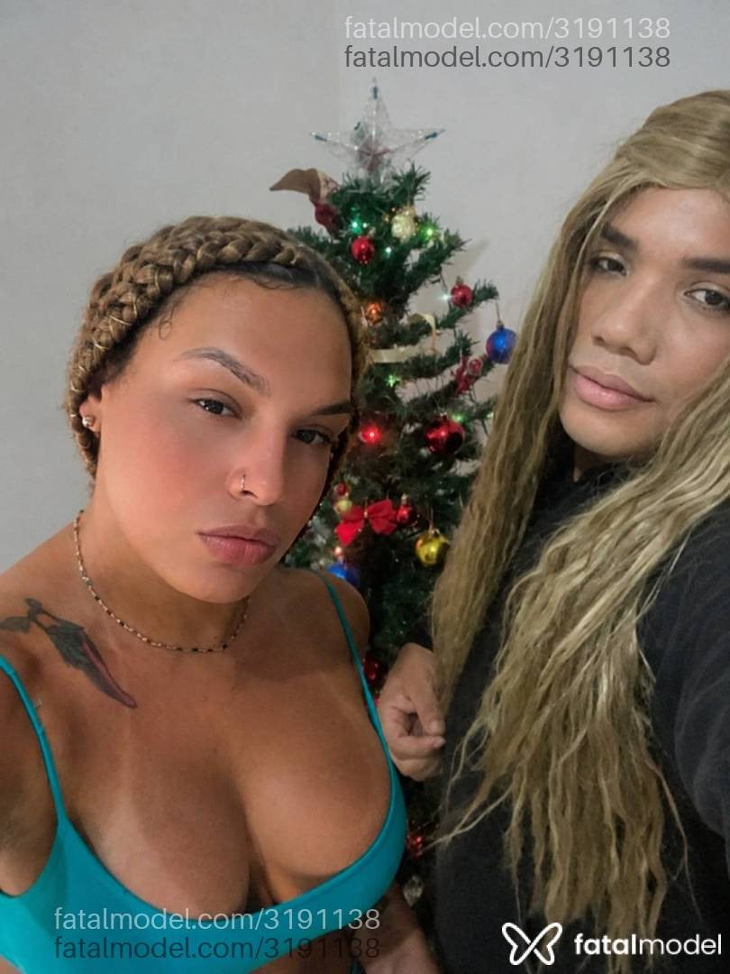 Acompanhante mulher trans loira (o) de olhos castanhos - Gabriely