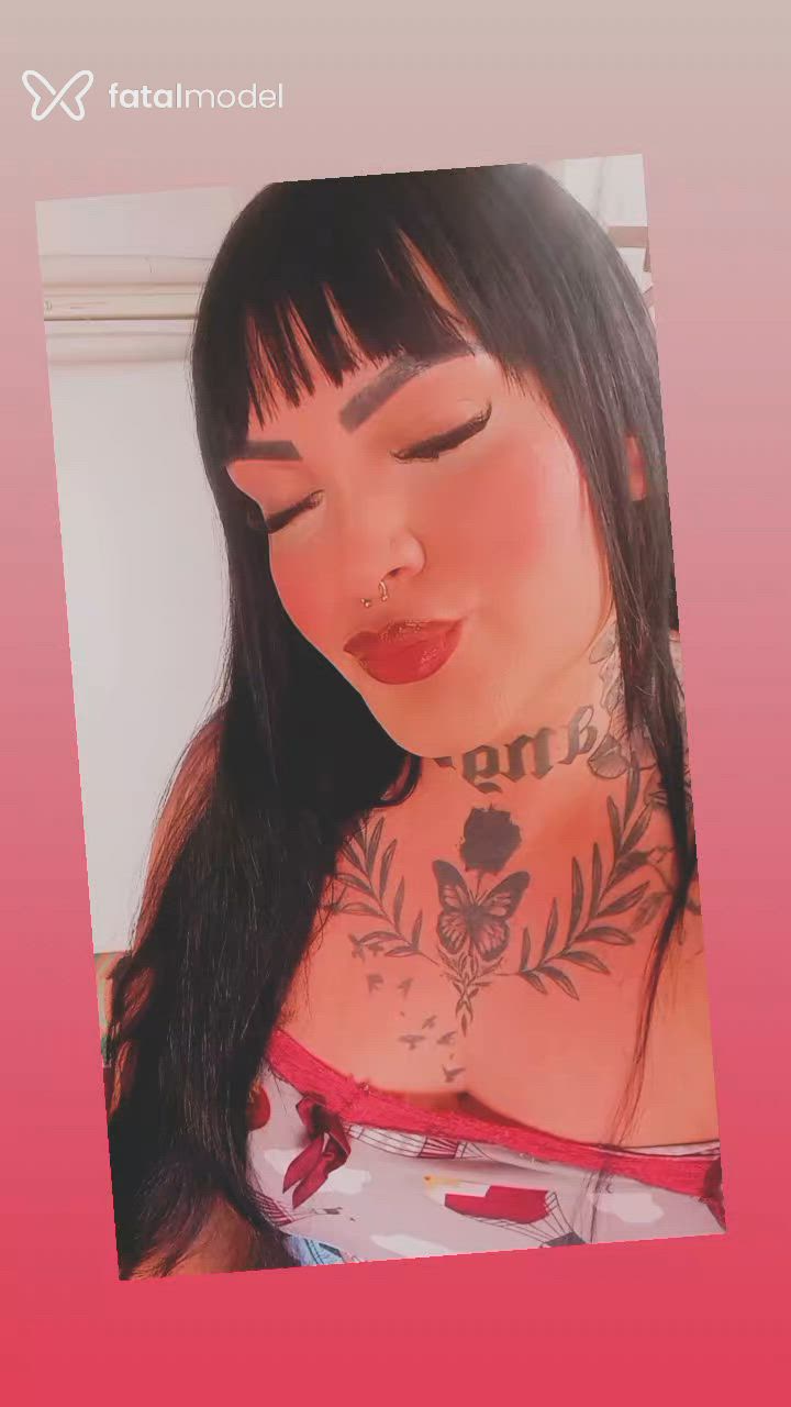 Acompanhante mulher trans morena (o) de olhos castanhos - Thabata Acompanhante mulher trans morena (o) de olhos castanhos - Thabata