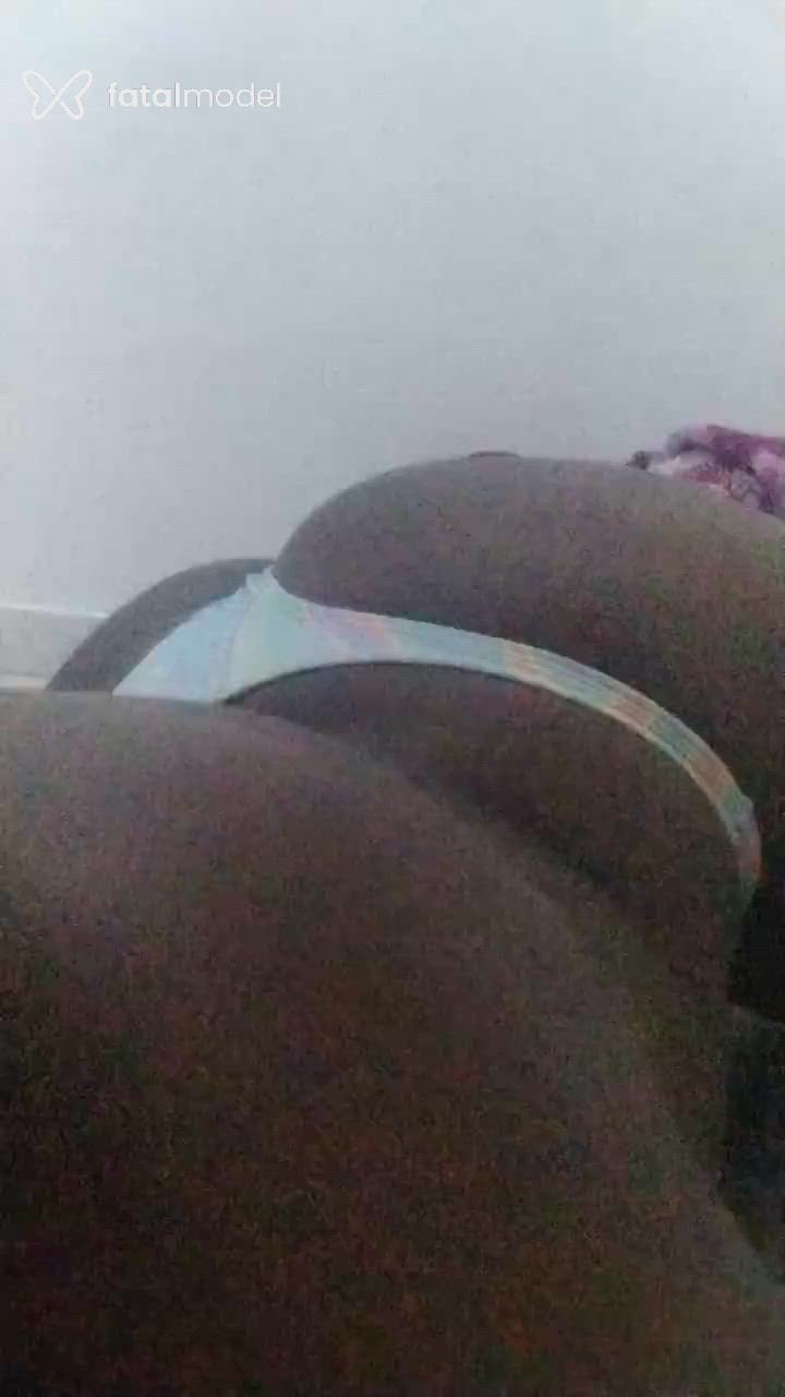 Acompanhante mulher trans loira (o) de olhos castanhos - Pantera