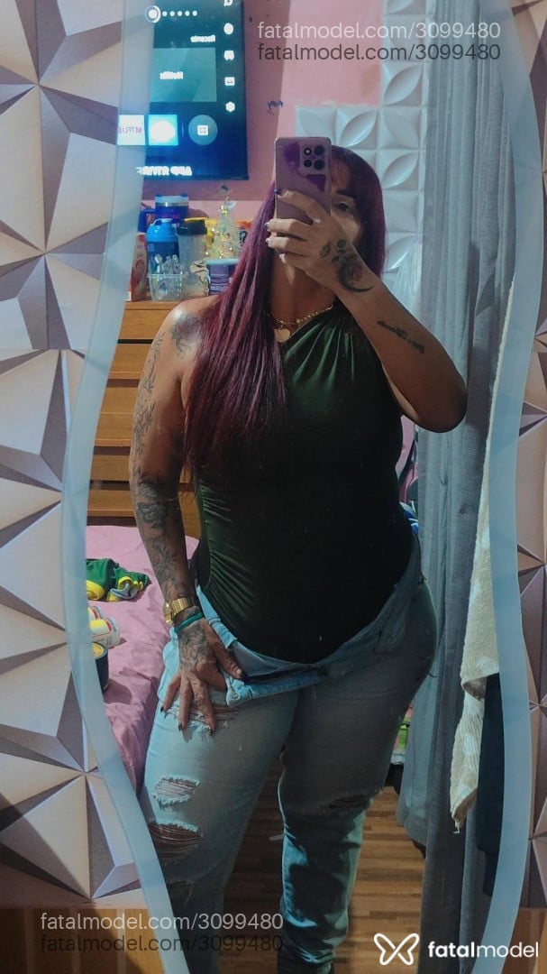 Acompanhante mulher ruiva (o) de olhos castanhos - Susan