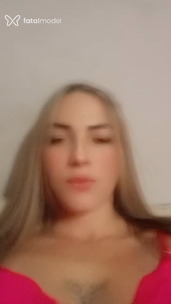 Acompanhante mulher loira (o) de olhos mel - Alicia