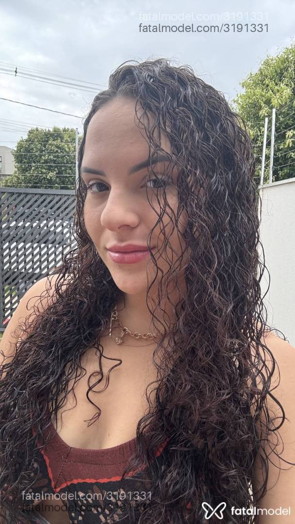 Acompanhante mulher morena (o) de olhos castanhos - Melissa