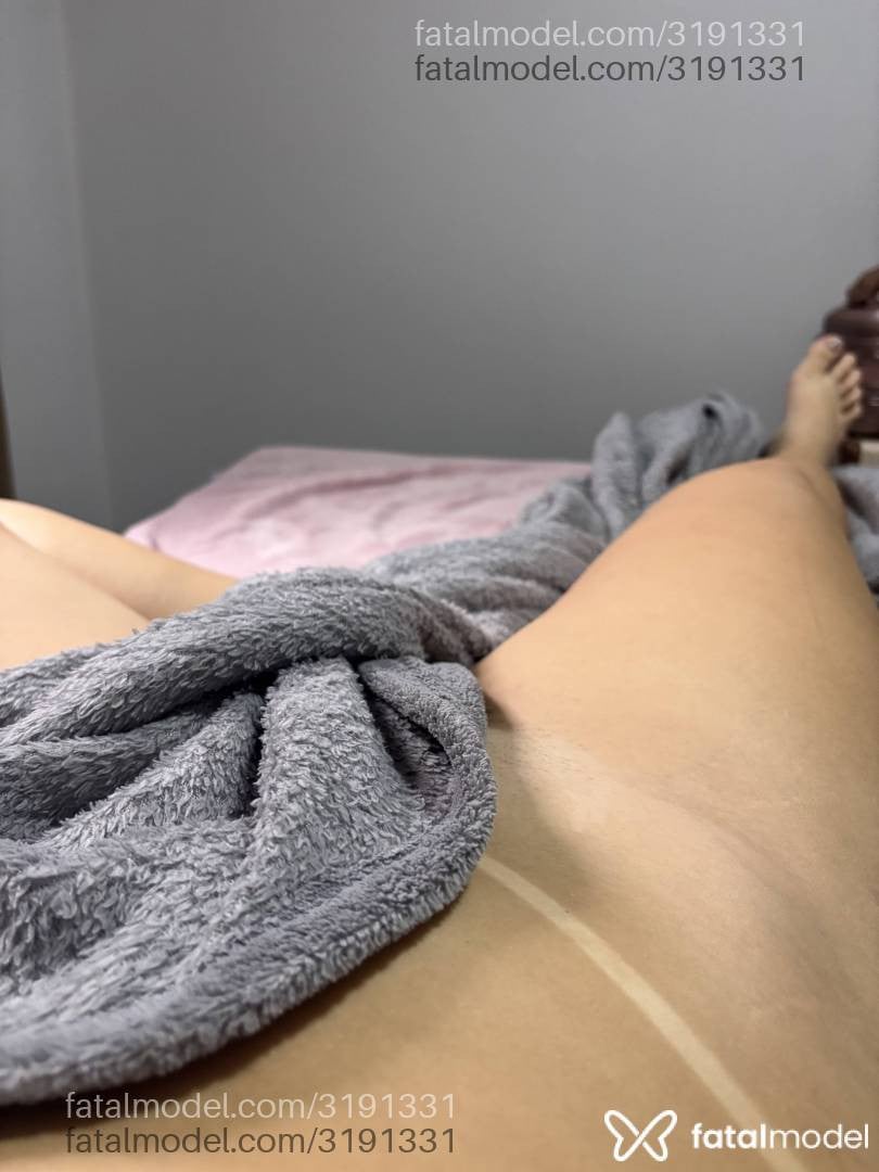 Acompanhante mulher morena (o) de olhos castanhos - Melissa