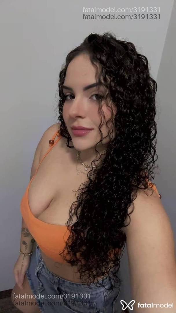 Acompanhante mulher morena (o) de olhos castanhos - Melissa