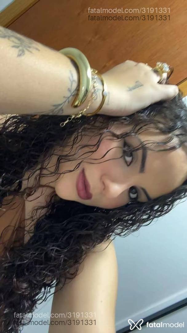 Acompanhante mulher morena (o) de olhos castanhos - Melissa
