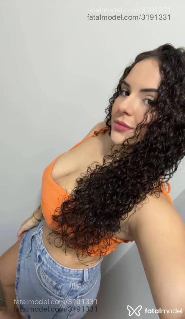 Acompanhante mulher morena (o) de olhos castanhos - Melissa