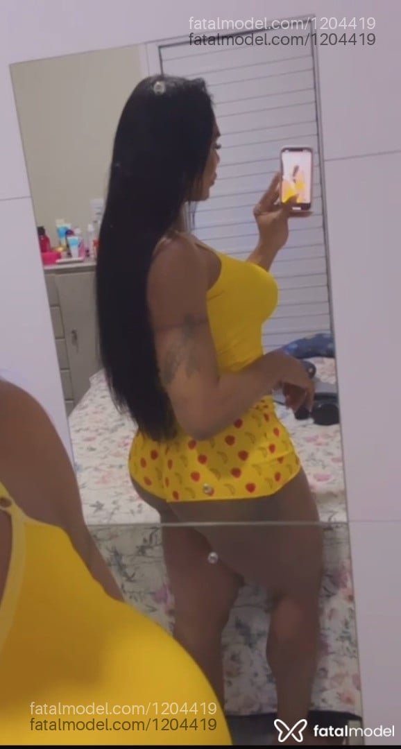Acompanhante mulher trans morena (o) de olhos pretos - Dayanne Rodrigues