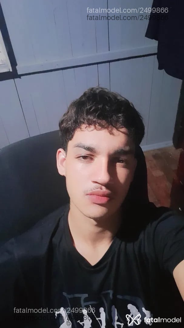 Acompanhante homem com cabelo castanho de olhos castanhos - Aphollo Gabriel Acompanhante homem com cabelo castanho de olhos castanhos - Aphollo Gabriel