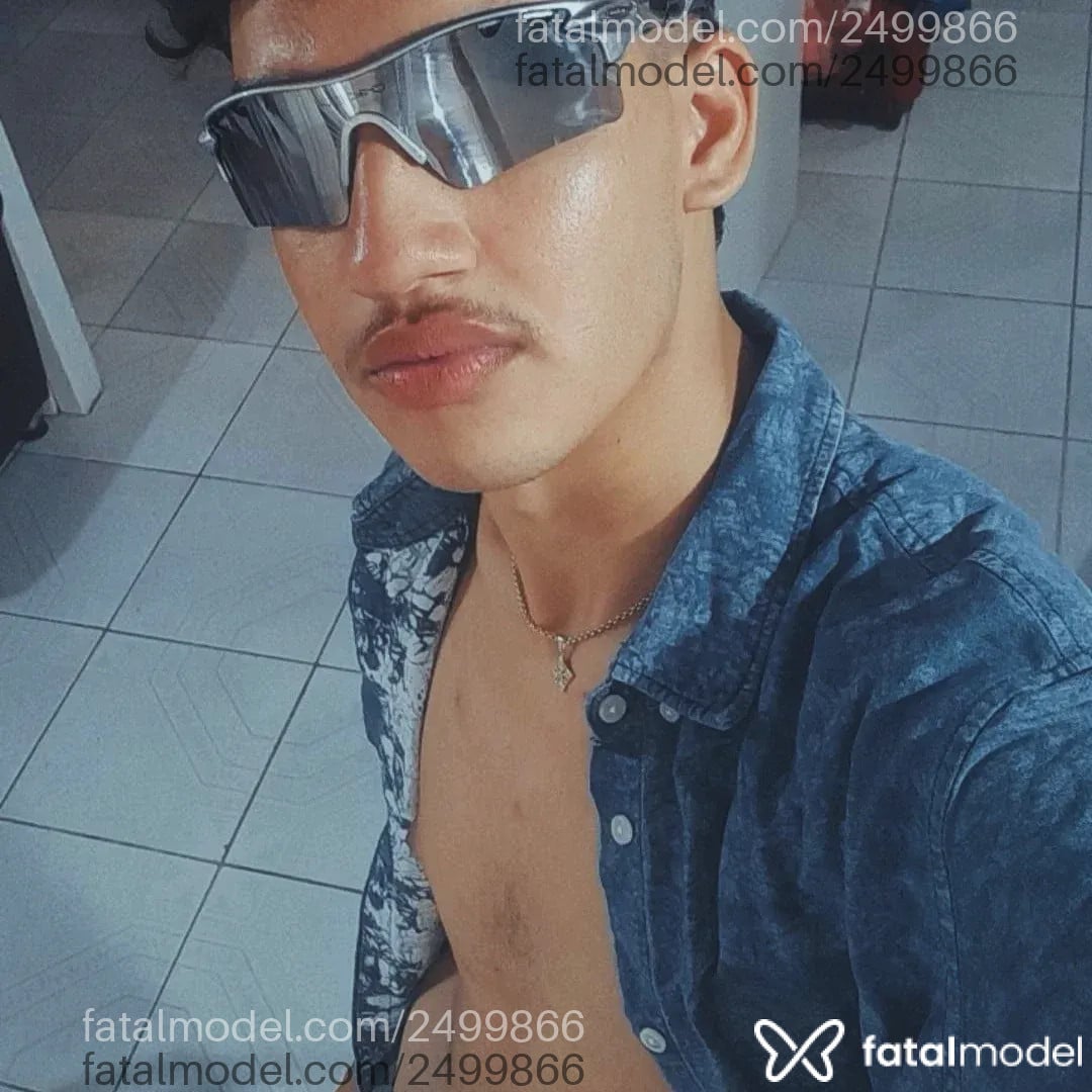 Acompanhante homem com cabelo castanho de olhos castanhos - Aphollo Gabriel