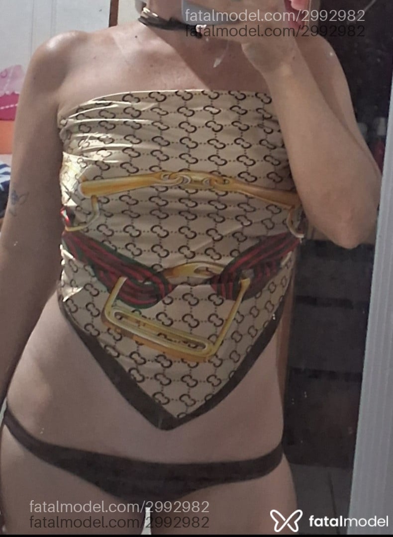 Acompanhante mulher morena (o) de olhos pretos - Renata