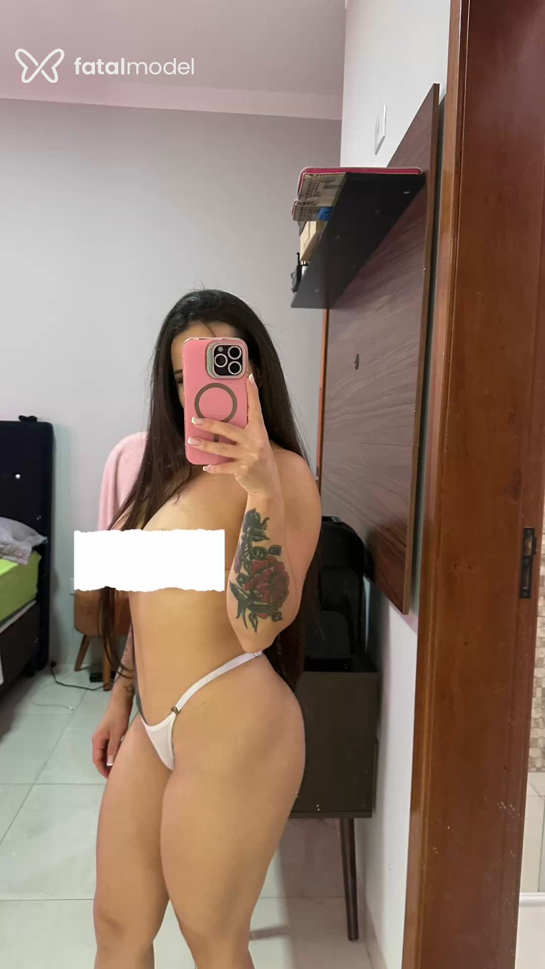 Acompanhante mulher com cabelo castanho de olhos castanhos - Mirela
