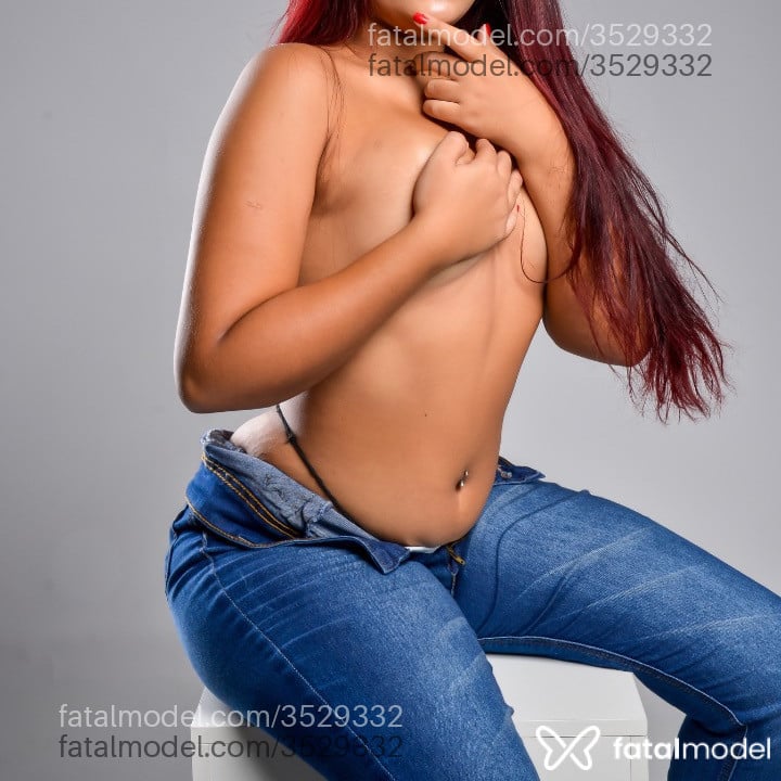 Acompanhante mulher ruiva (o) de olhos castanhos - Jessica Rabbit Acompanhante mulher ruiva (o) de olhos castanhos - Jessica Rabbit