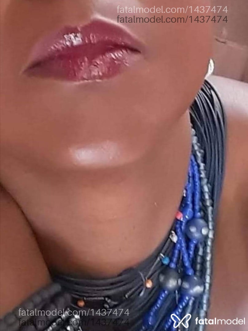 Acompanhante mulher morena (o) de olhos pretos - Julia Reis