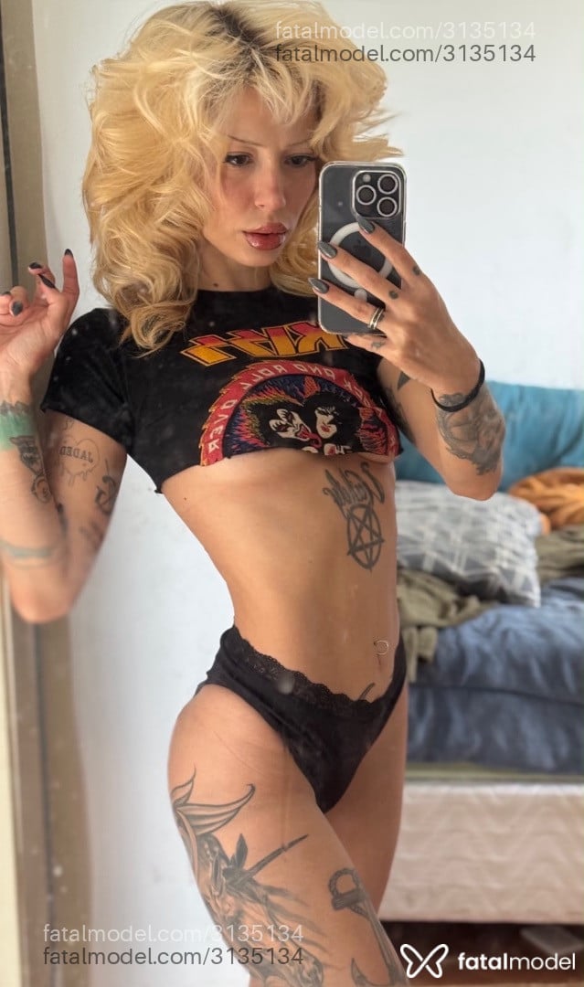 Acompanhante mulher loira (o) de olhos castanhos - Sabrina Alves Acompanhante mulher loira (o) de olhos castanhos - Sabrina Alves