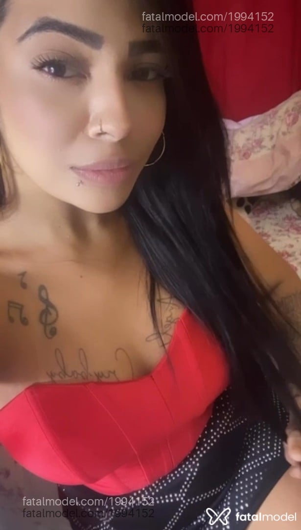 Acompanhante mulher morena (o) de olhos castanhos - Valentina