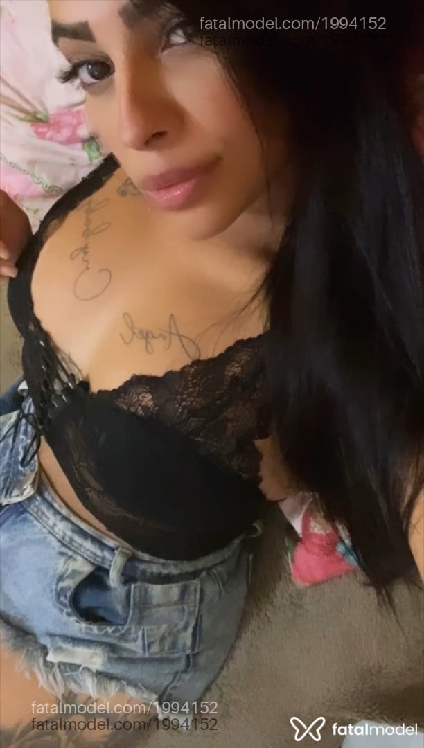 Acompanhante mulher morena (o) de olhos castanhos - Valentina